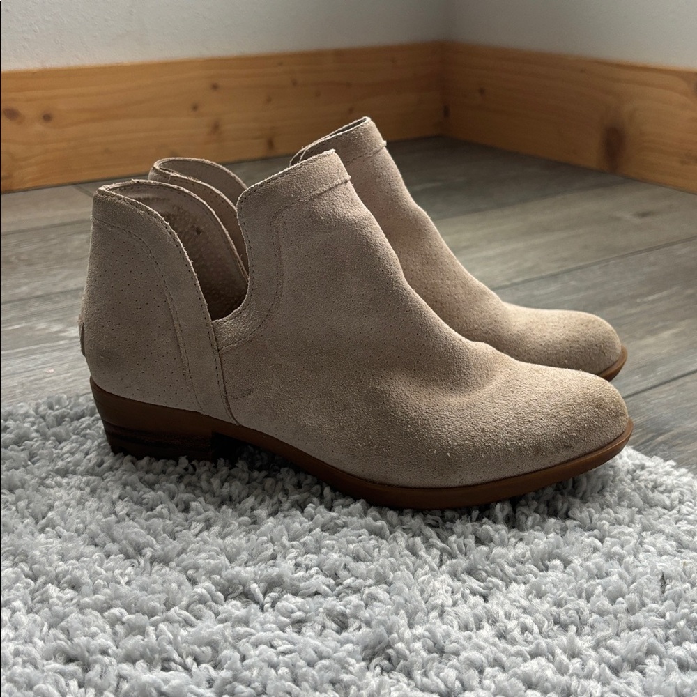 Sorel Light Tan Suede Ankle Boots